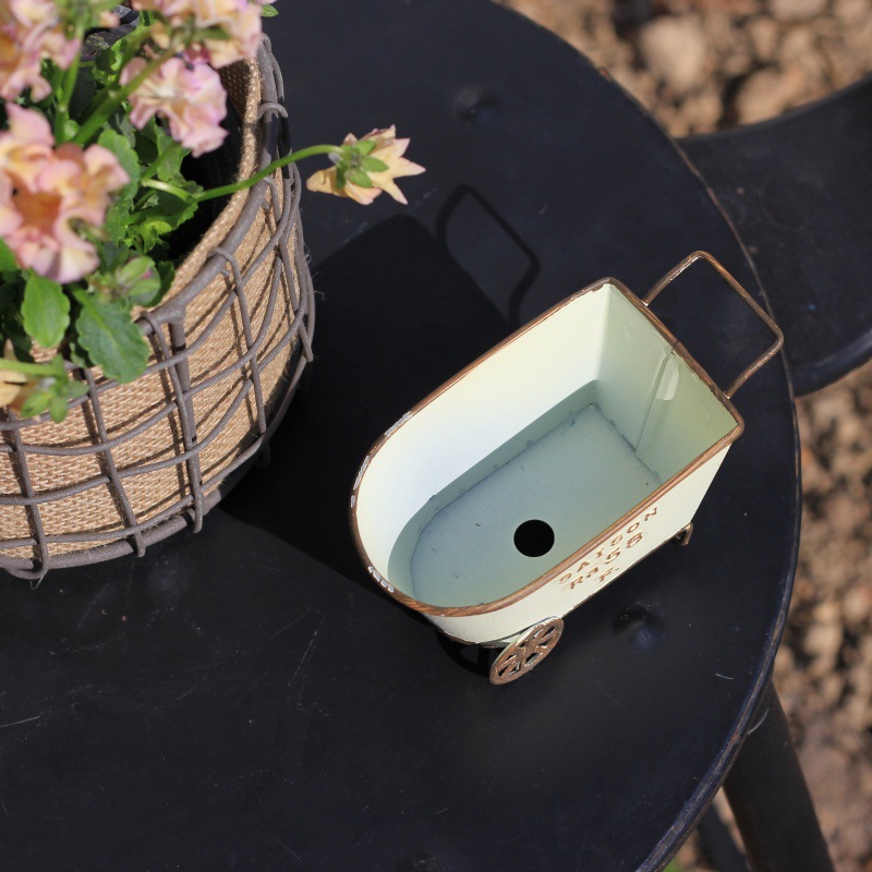 Vintage Iron Two-Wheel Cart Pl - Pilea Peperomioides avaliação e preço